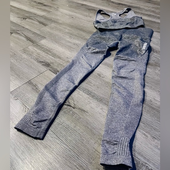 🦈 EUC Gymshark Gray Workout Set in Size Small. Look good while working out! - Picture 6 of 11